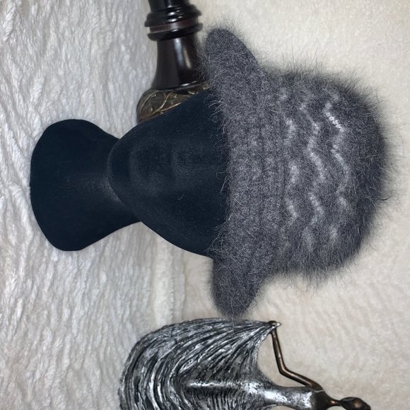 Gray Hat - Picture 3 of 10